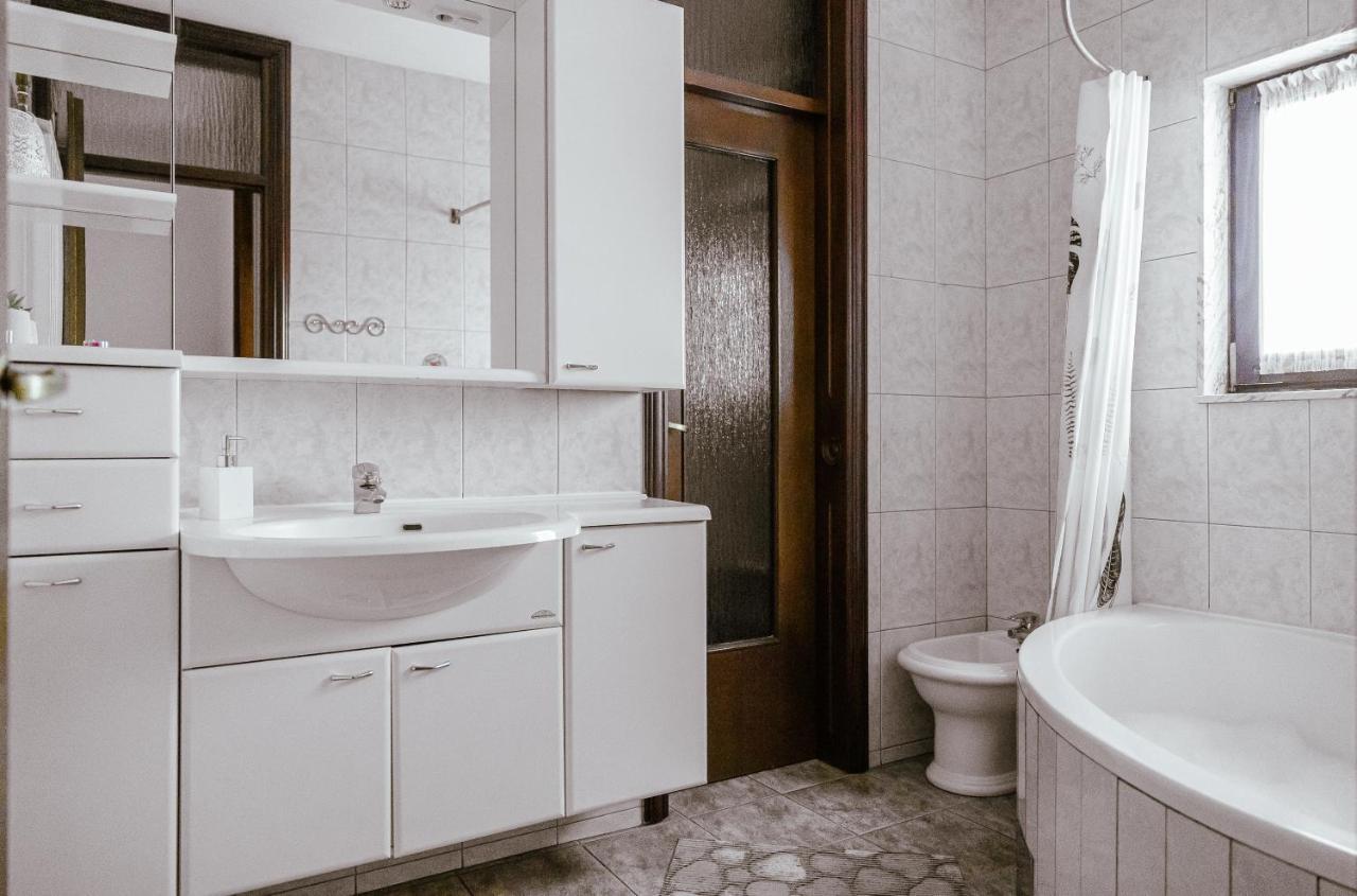 Lika Story Apartment Josipdol Luaran gambar